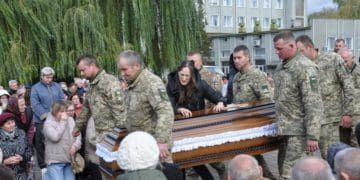 На щиті повернувся 28-річний воїн-розвідник з Чорткова