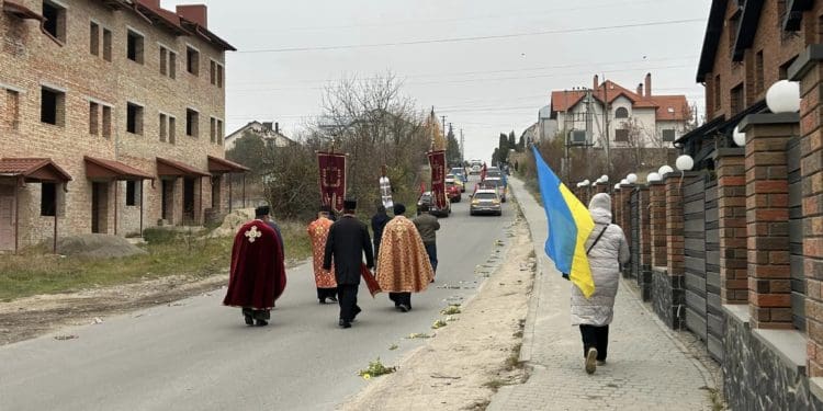 На щиті до рідного дому повернувся воїн з Петриків на Тернопільщині Олександр Лазуренко (фото)
