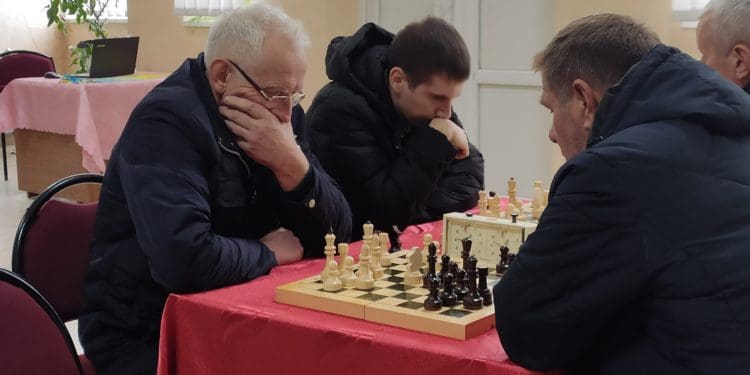 На Тернопільщині відсвяткували 70-річчя любителя шахів благодійним турніром