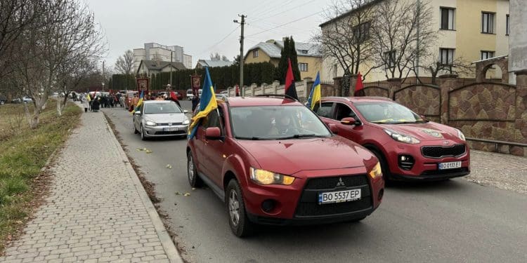 На щиті до рідного дому повернувся воїн з Петриків на Тернопільщині Олександр Лазуренко (фото)