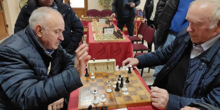 На Тернопільщині відсвяткували 70-річчя любителя шахів благодійним турніром