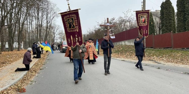 На щиті до рідного дому повернувся воїн з Петриків на Тернопільщині Олександр Лазуренко (фото)