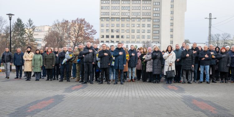 Тернополяни вшанували полеглих Героїв у 1000-й день повномасштабної війни