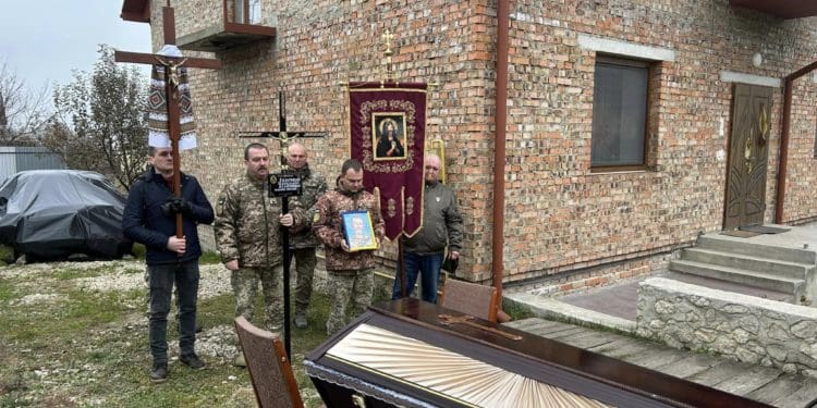 На щиті до рідного дому повернувся воїн з Петриків на Тернопільщині Олександр Лазуренко (фото)