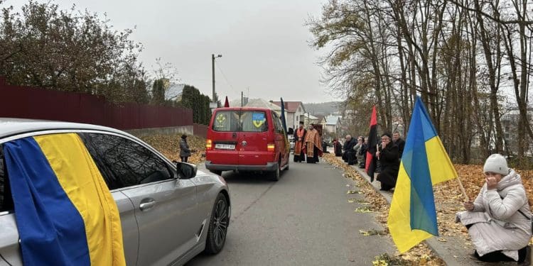 На щиті до рідного дому повернувся воїн з Петриків на Тернопільщині Олександр Лазуренко (фото)