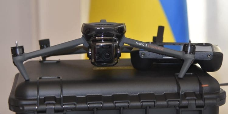 Тернопільська обласна рада та ОВА передали дрони захисникам на фронт