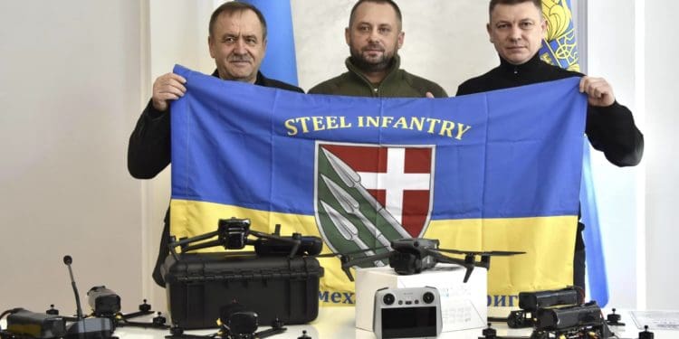 Тернопільська обласна рада та ОВА передали дрони захисникам на фронт