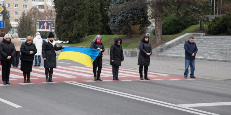 Тернополяни вшанували полеглих Героїв у 1000-й день повномасштабної війни