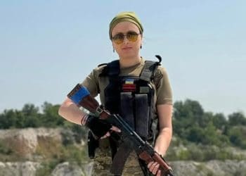 мати трьох дітей