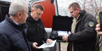 Латвійці передали автомобілі та спецспорядження для військових з Тернопільщини