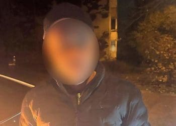 В Тернополі чоловік з вікна таксі стріляв у повітря і погрожував перехожим