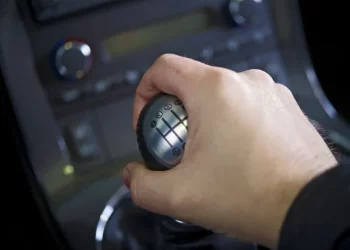 Їзда накатом на нейтралці чи гальмування двигуном: що правильніше