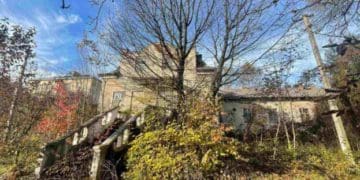 Рішення Тернопільської облради призвело до жахливого стану будівлі у Заліщиках
