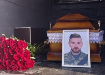 На Тернопільщині попрощалися із воїном Михайлом Бурим