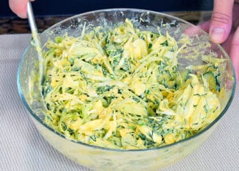 Салат з капусти і яєць