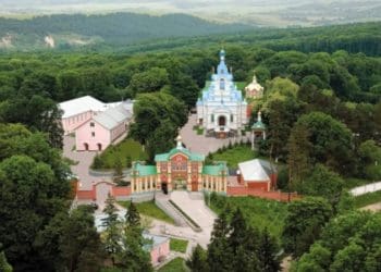 Що вирішив суд щодо подальшої долі Свято-Духівського монастиря Почаївської лаври