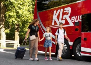 Плануємо тривалу поїздку на автобусі: поради досвідчених пасажирів