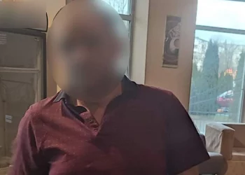 У Тернополі чоловік із собакою напав на працівників продуктового магазину