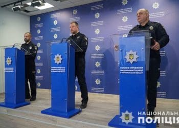 Поліцейські нагадують жителям Тернопільщини про важливість декларування вогнепальної зброї