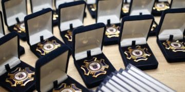 Володимир Болєщук вручив посмертні відзнаки рідним полеглих воїнів