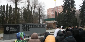 У Тернополі на території ТЦК відкрили пам’ятну стелу загиблим військовослужбовцям