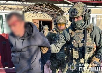 У Бучачі на Тернопільщині знешкодили чоловіка з бойовою гранатою: обійшлося без постраждалих