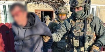 У Бучачі на Тернопільщині знешкодили чоловіка з бойовою гранатою: обійшлося без постраждалих