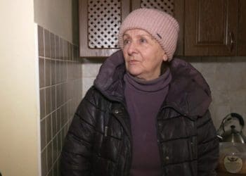 “У квартирі вода, намокла техніка”: мешканка будинку в Тернополі, в який влучив дрон