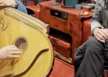 Стінг заспівав «Shape of my heart» разом з бандуристом Столяром