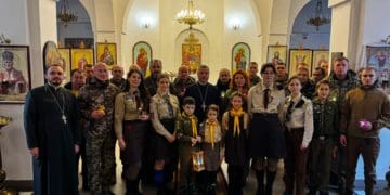 Вифлеємський вогонь миру: символ надії передали українським захисникам