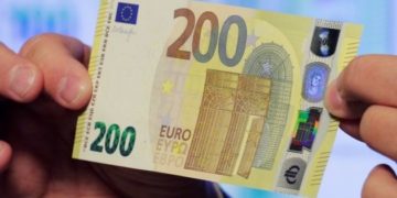 У Кременецькому районі водій пропонував 200 євро хабаря поліцейським