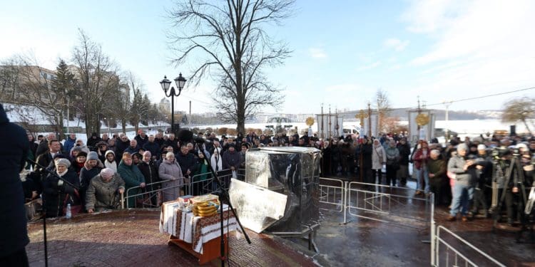 Біля Тернопільського ставу відбувся традиційний міжконфесійний молебень та чин освячення Йорданської води (фото)