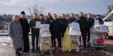 До Тернополя прибув реанімобіль від Папи Римського Франциска для допомоги сходу України