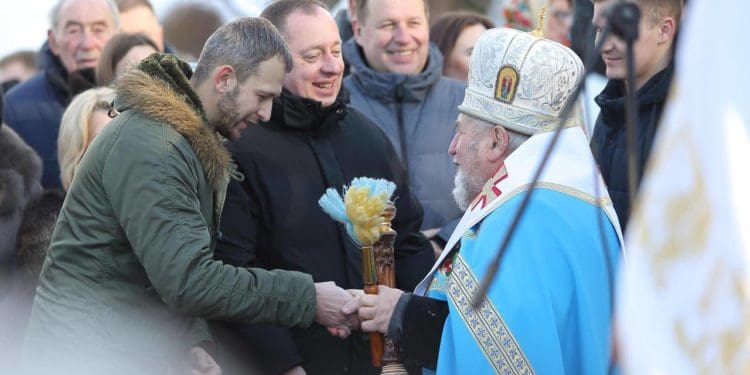 Біля Тернопільського ставу відбувся традиційний міжконфесійний молебень та чин освячення Йорданської води (фото)
