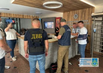 У Тернополі судитимуть поліцейського за хабарництво у розмірі 23 тисячі доларів США