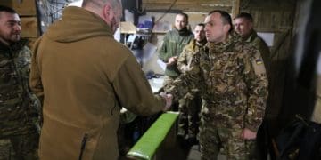 Командир 105-ї тернопільської бригади вручив нагороди військовослужбовцям підрозділів