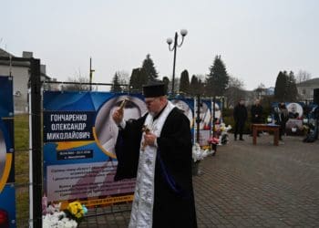 освятили стелу полеглим захисникам