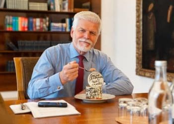 Колишній голова Тернопільської ОДА Степан Барна розповів, як тушонка ЗСУ опинилася в президента Чехії