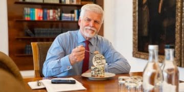 Колишній голова Тернопільської ОДА Степан Барна розповів, як тушонка ЗСУ опинилася в президента Чехії