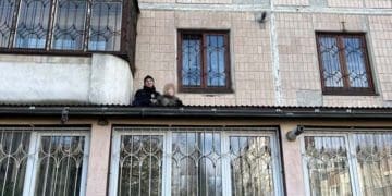 У Тернополі з вікна третього поверху випав хлопчик