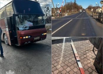 через залізничний переїзд