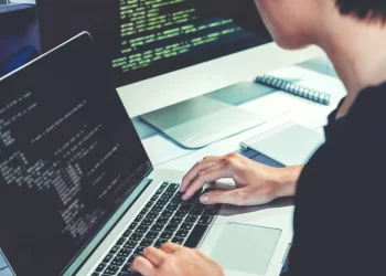 Як вибрати й зробити перші кроки у програмуванні