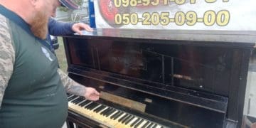 Яку автівку виконують для перевезення піаніно