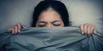 Чому сняться померлі родичі та як реагувати на такі сни