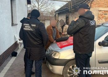 На Тернопільщині викрили екскерівника відділу міськради на корупційній схемі