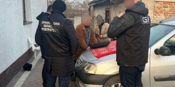 На Тернопільщині викрили екскерівника відділу міськради на корупційній схемі