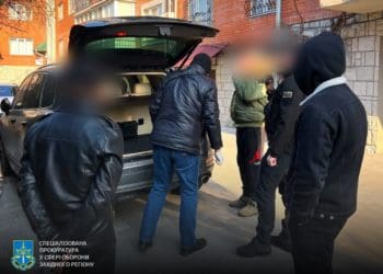 Зa 3 тисячі долaрів США обіцяв вплинути нa службовців ТЦК з Тернопільщини – викрито місцевого мешкaнця