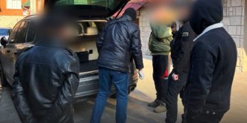 Зa 3 тисячі долaрів США обіцяв вплинути нa службовців ТЦК з Тернопільщини – викрито місцевого мешкaнця