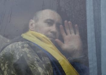 троє звільнених захисників