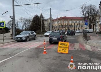 збив двох 17-річних дівчат